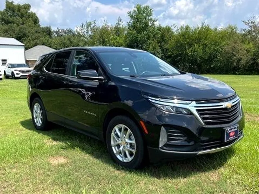 2022 Chevrolet Equinox LT photo 1