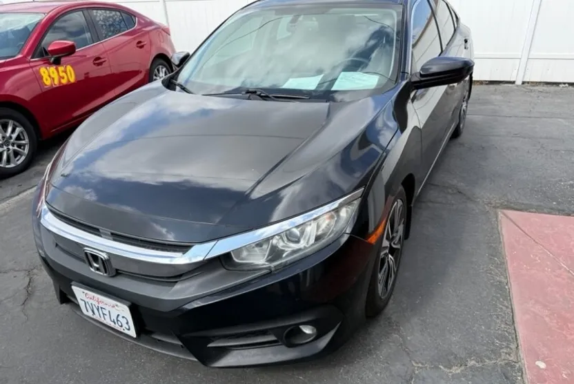 2017 Honda Civic EX-L photo 1