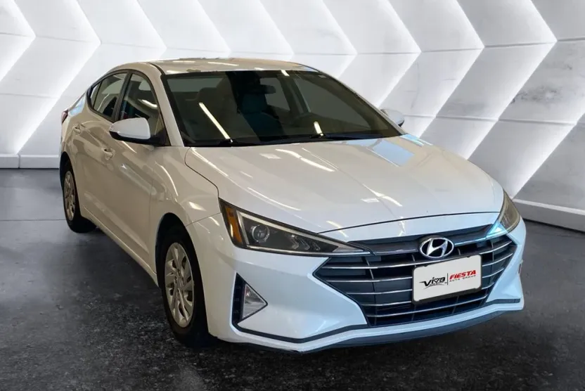 2019 Hyundai Elantra SE photo 1