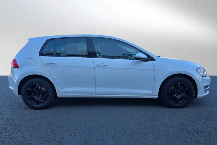 2015 Volkswagen Golf TSI S photo 1