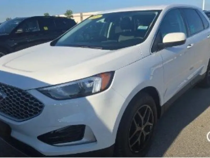2024 Ford Edge SEL photo 1