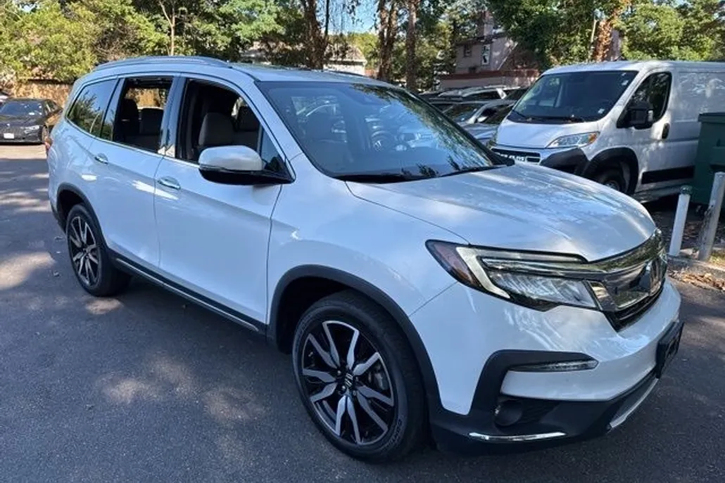 2022 Honda Pilot Touring photo 1