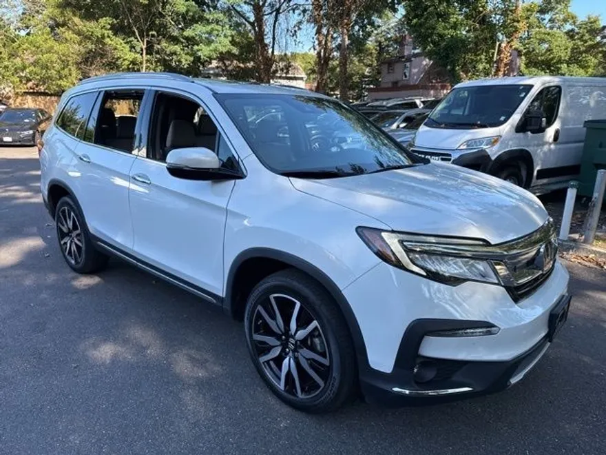2022 Honda Pilot Touring photo 1