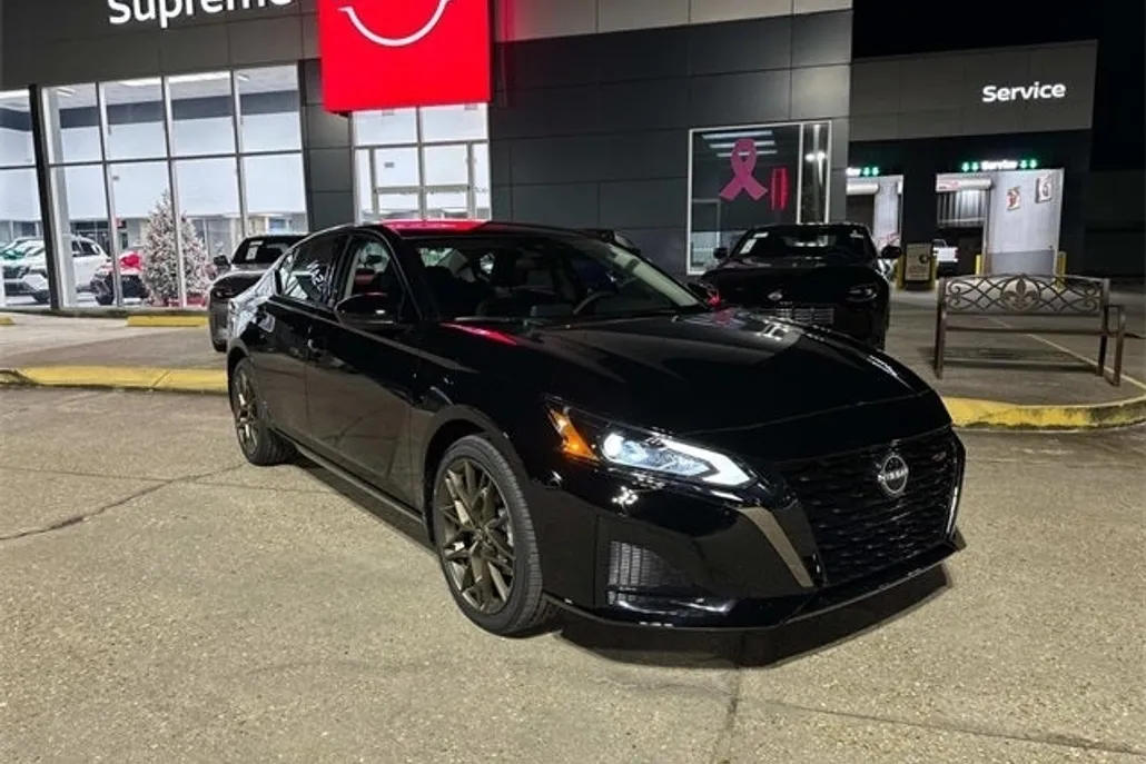 2025 Nissan Altima 2.5 SR photo 1