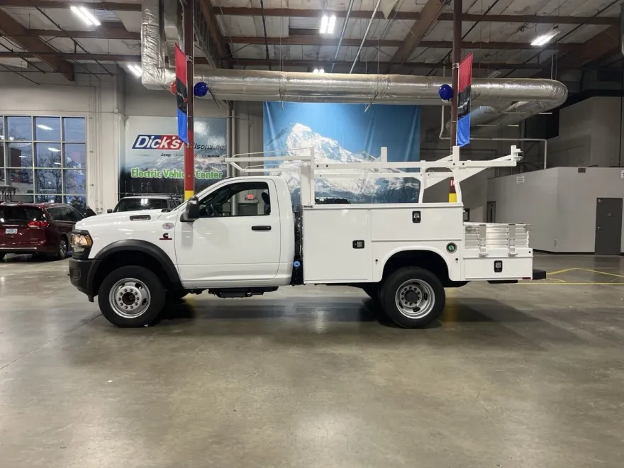 2023 Ram 4500 Tradesman photo 1