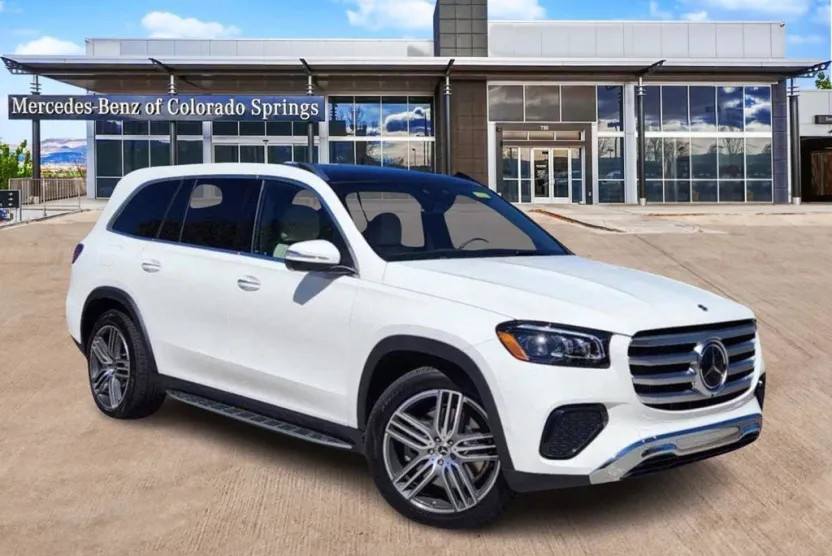 2025 Mercedes Benz GLS 450 4MATIC photo 1