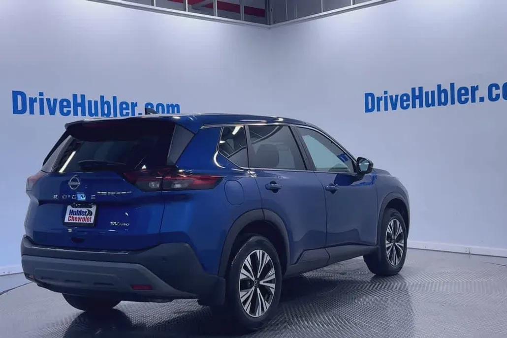 2022 Nissan Rogue SV photo 1
