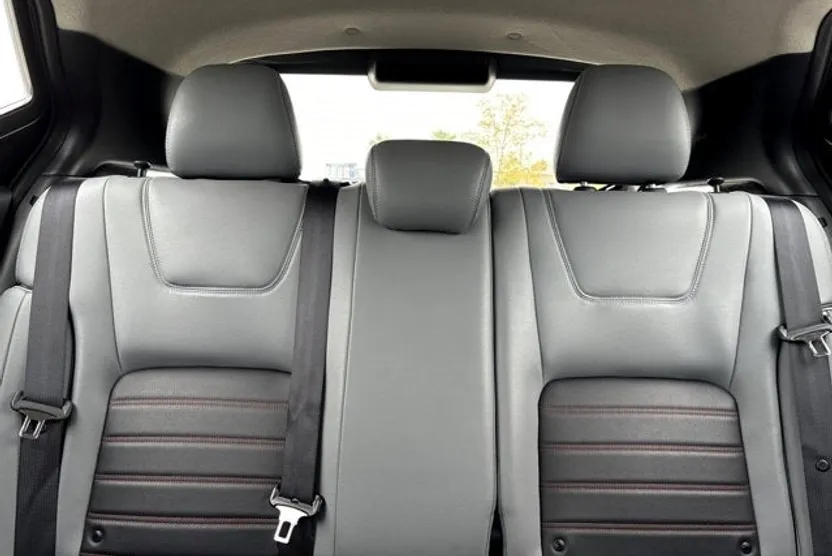 2022 Nissan Kicks SR photo 1