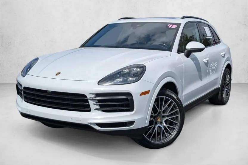 2019 Porsche Cayenne S photo 1