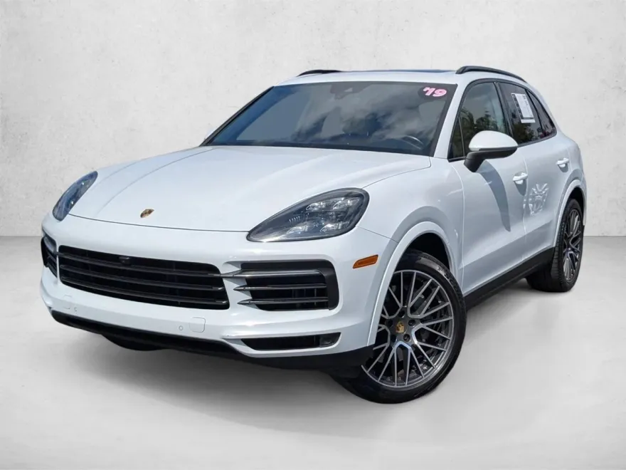 2019 Porsche Cayenne S photo 1