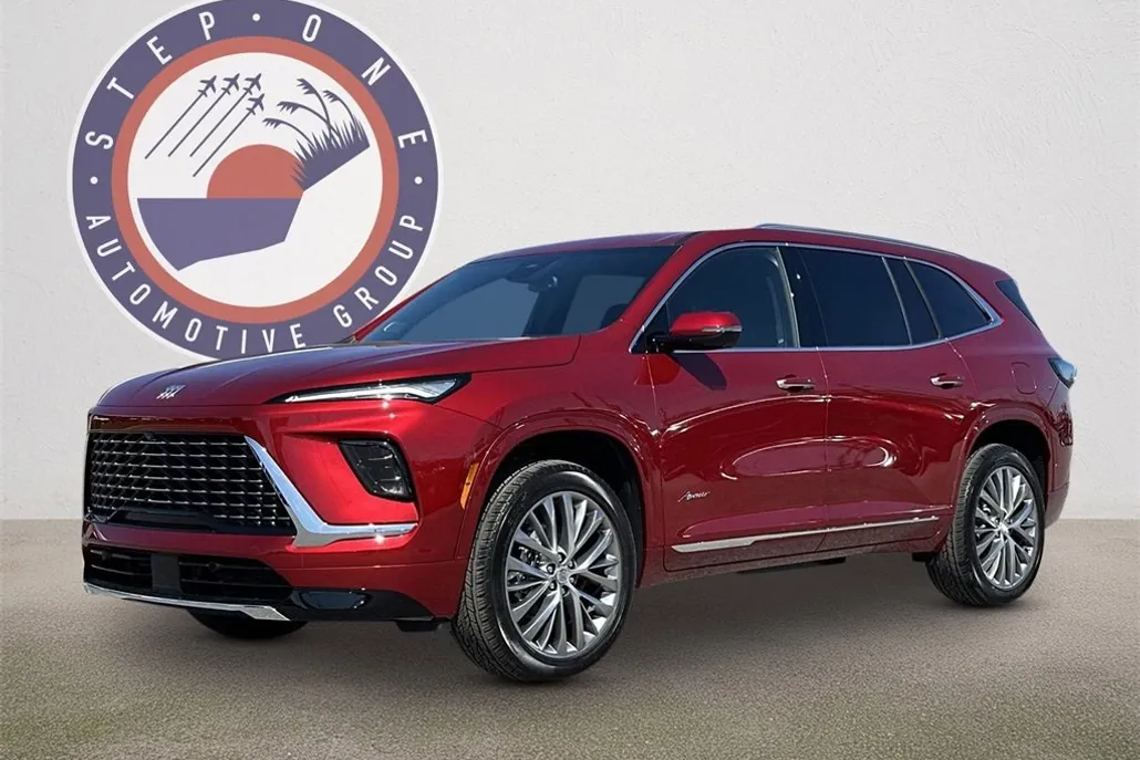 2025 Buick Enclave Avenir photo 1