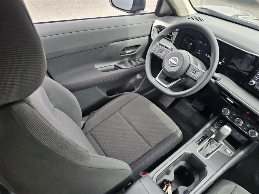 2025 Nissan Kicks S photo 1