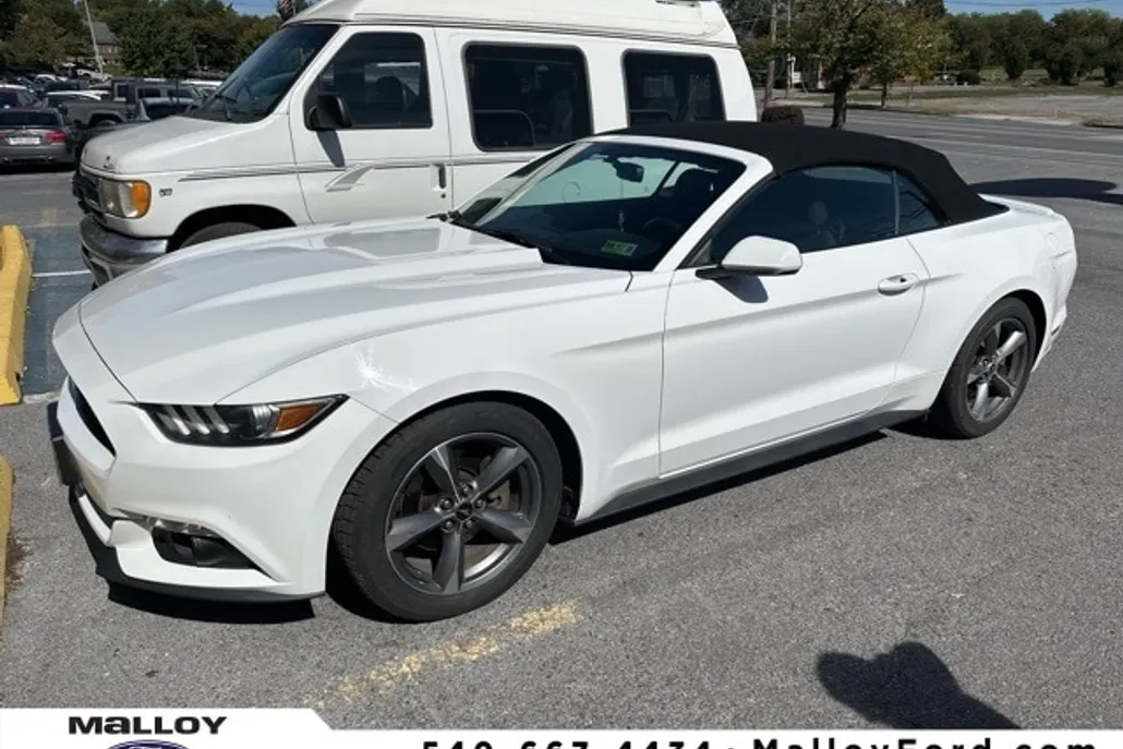2015 Ford Mustang V6 Convertible photo 1