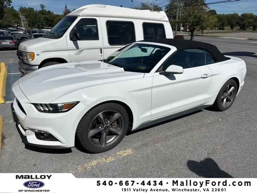 2015 Ford Mustang V6 Convertible photo 1