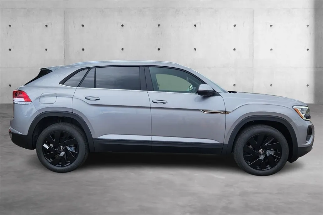 2025 Volkswagen Atlas Cross Sport SE Technology photo 1