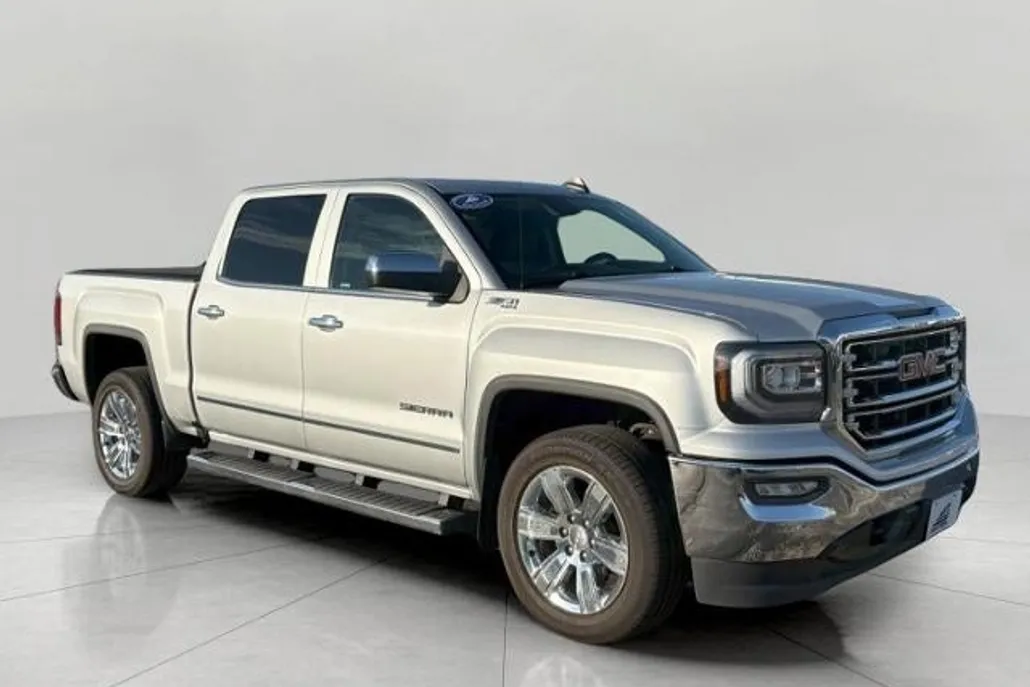 2017 Gmc Sierra SLT photo 1