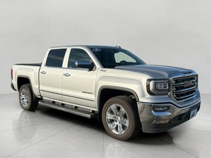 2017 Gmc Sierra SLT photo 1