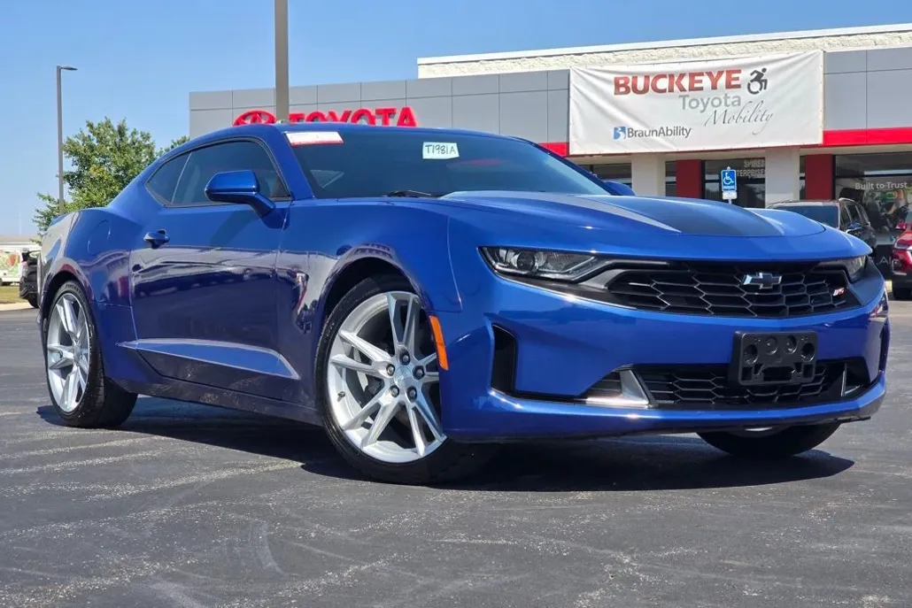 2020 Chevrolet Camaro 1LT photo 1