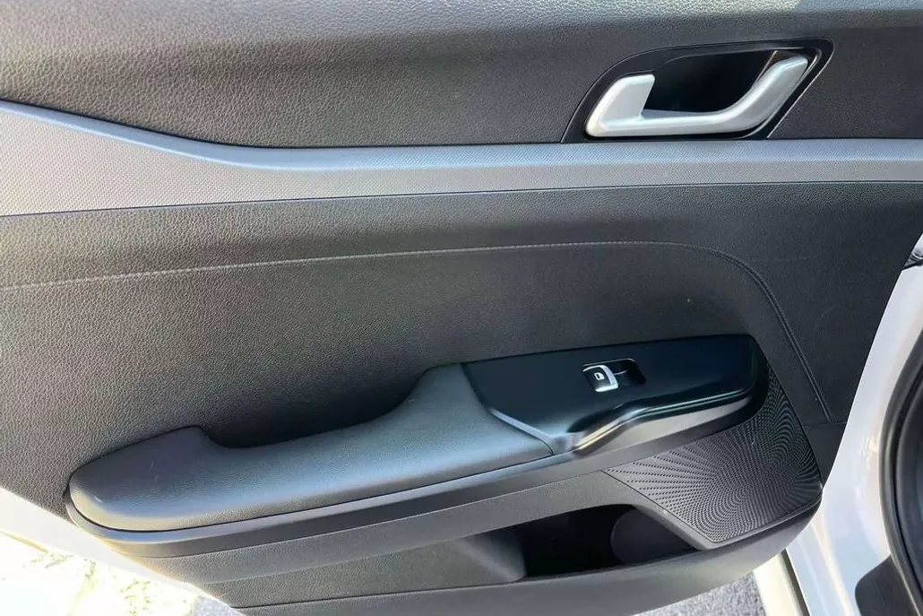 2021 Kia K5 LXS photo 1
