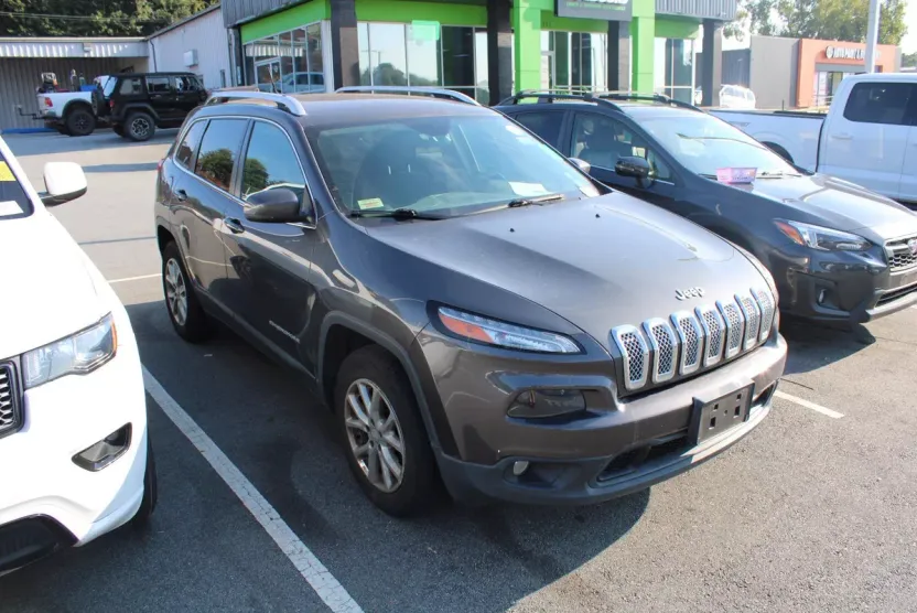 2017 Jeep Cherokee Latitude photo 1