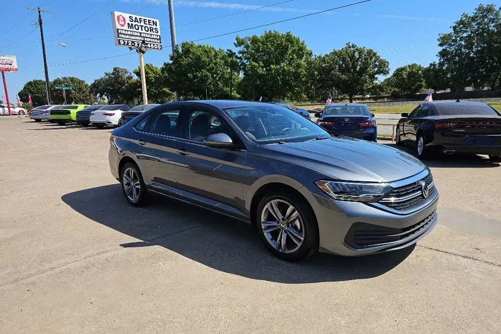 2024 Volkswagen Jetta SE photo 1