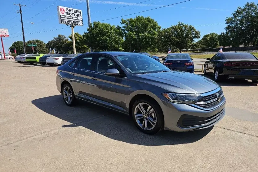 2024 Volkswagen Jetta SE photo 1