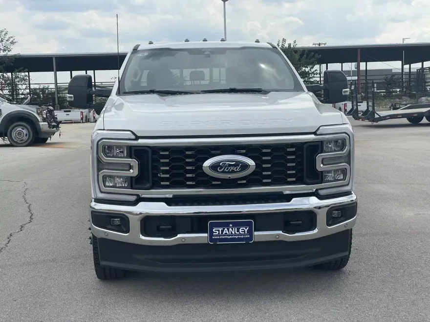 2026 Ford F-350 Lariat photo 1