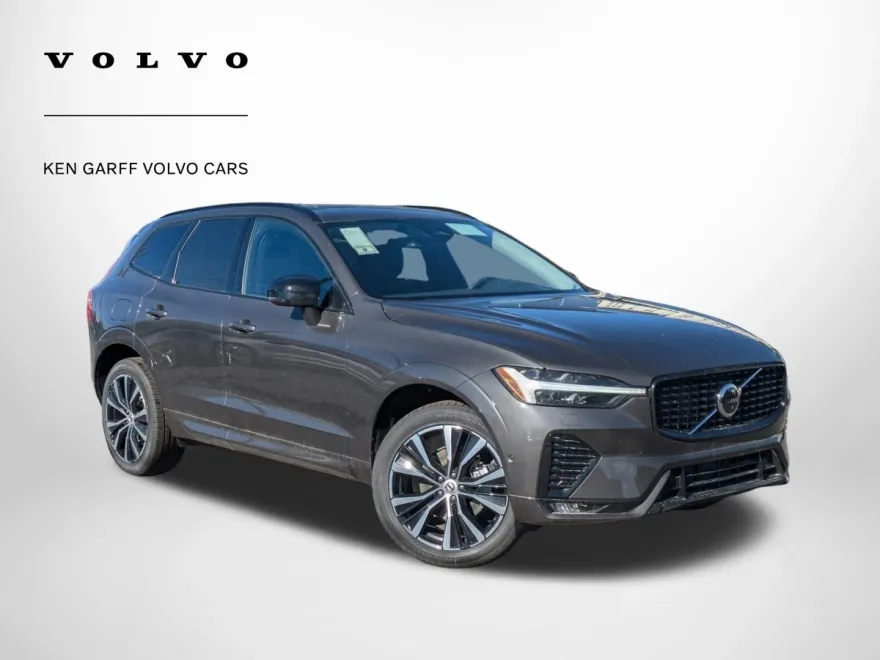 2025 Volvo XC60 Plus photo 1