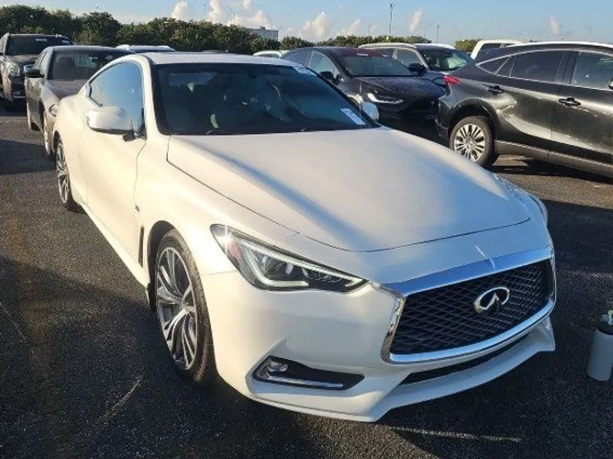 2018 Infiniti Q60 3.0t Luxe photo 1