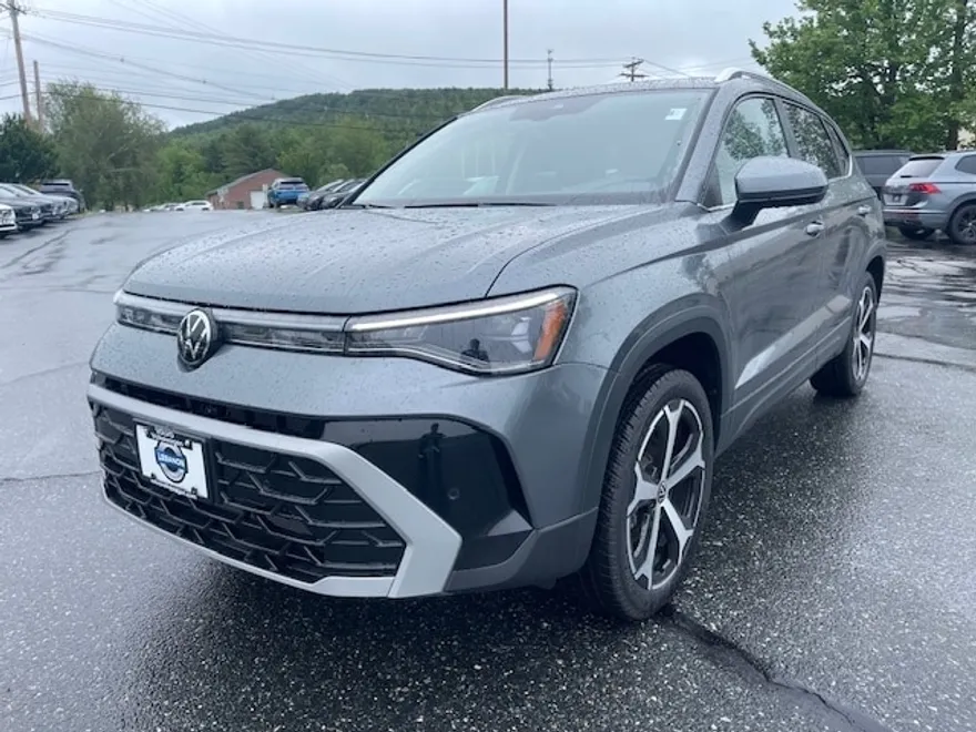 2025 Volkswagen Taos SEL photo 1