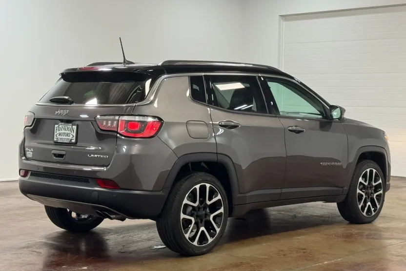 2019 Jeep Compass Limited photo 1