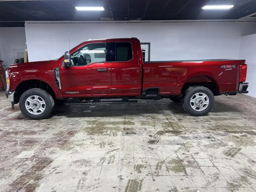2025 Ford F-350 XLT photo 1
