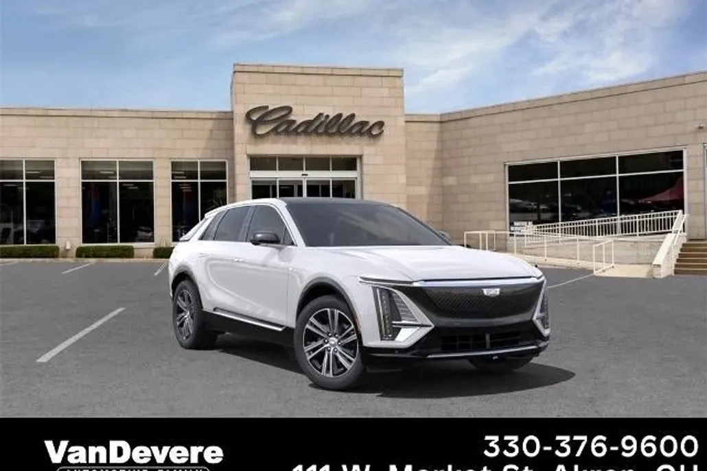 2025 Cadillac Lyriq Luxury photo 1
