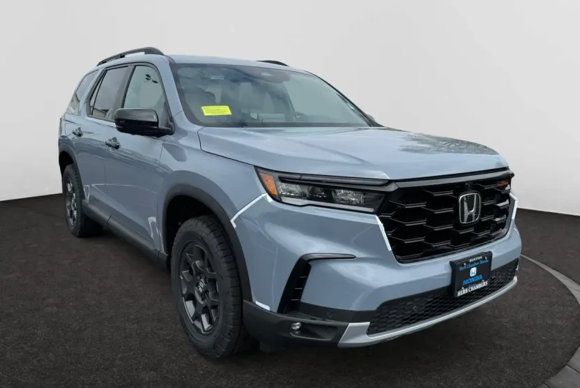 2025 Honda Pilot TrailSport photo 1