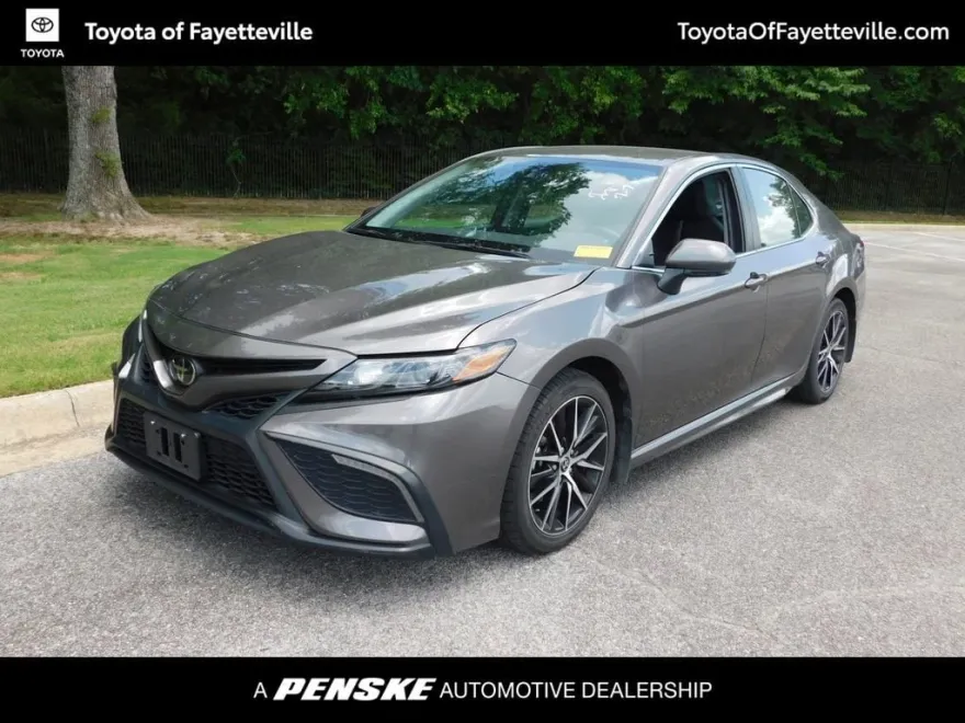 2023 Toyota Camry SE photo 1