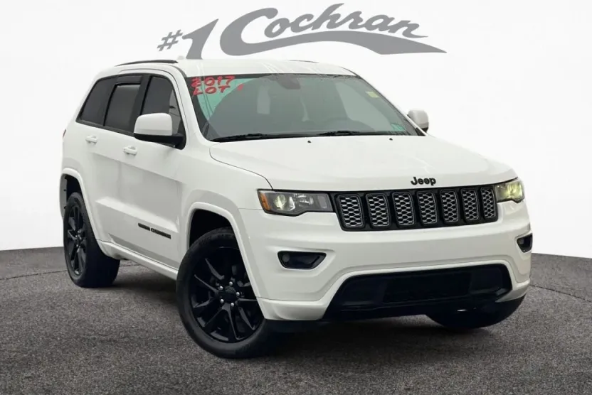 2017 Jeep Grand Cherokee Altitude photo 1