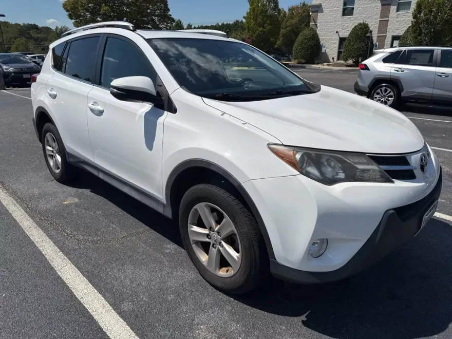 2013 Toyota RAV4 XLE photo 1