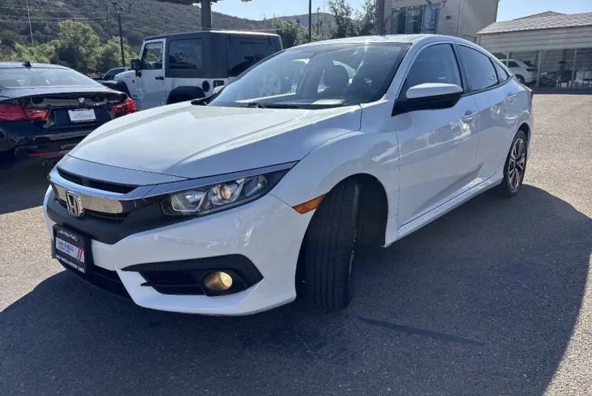 2017 Honda Civic EX photo 1