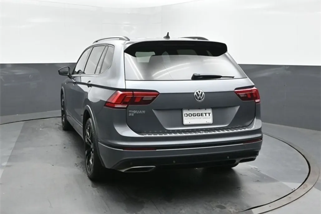 2021 Volkswagen Tiguan SE R-Line Black photo 1