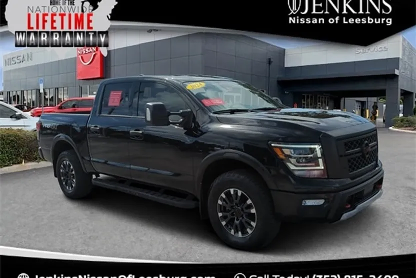 2024 Nissan Titan PRO-4X photo 1