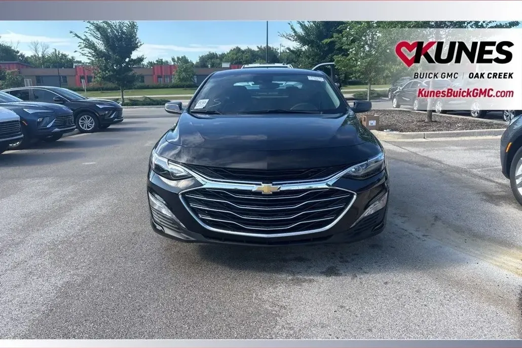 2024 Chevrolet Malibu 1LT photo 1