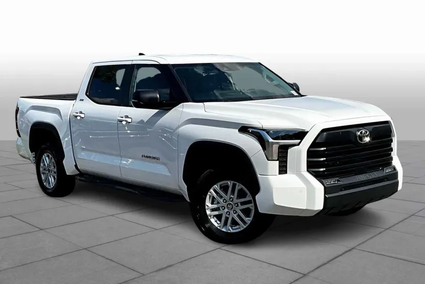 2024 Toyota Tundra SR5 CrewMax photo 1