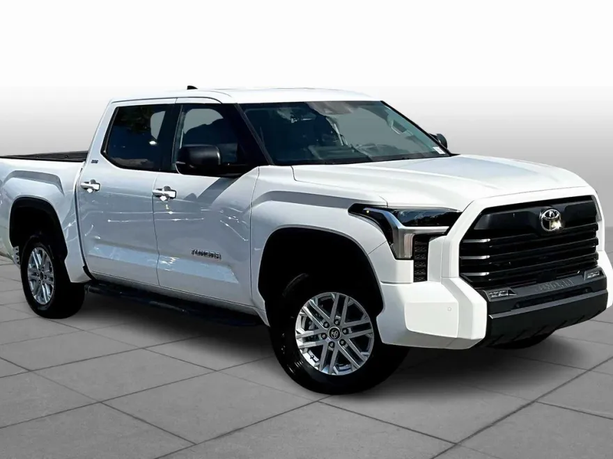 2024 Toyota Tundra SR5 CrewMax photo 1