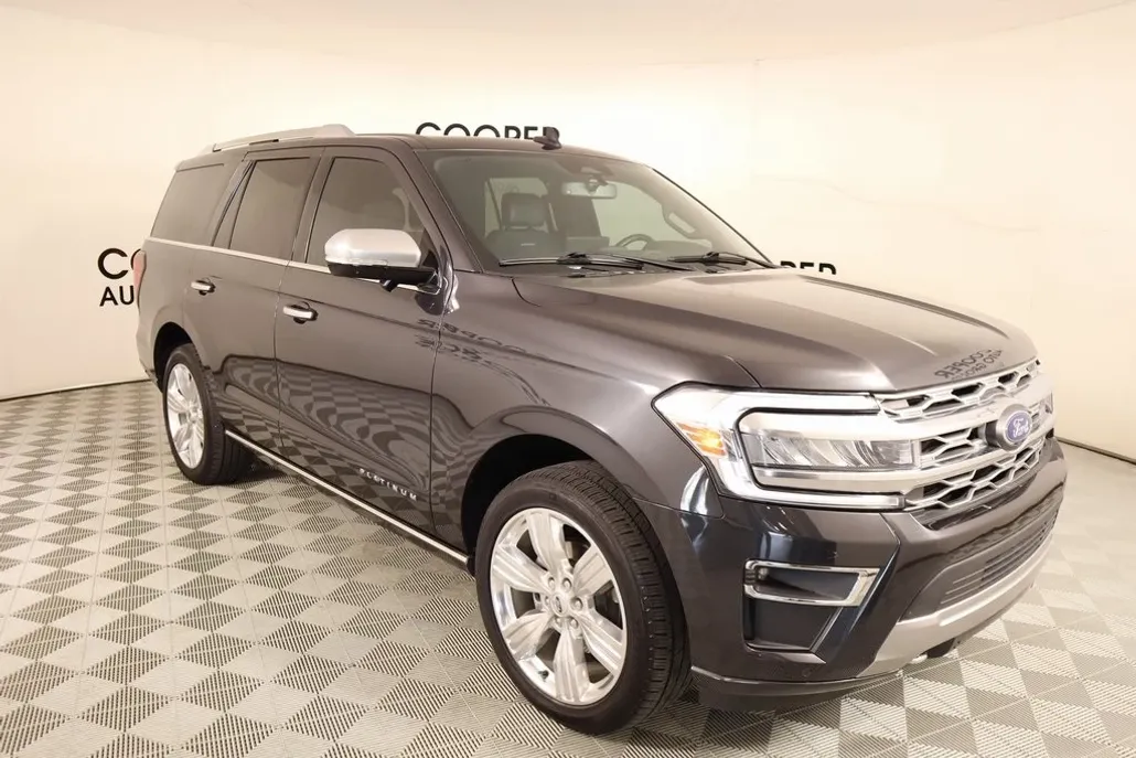 2023 Ford Expedition Platinum photo 1