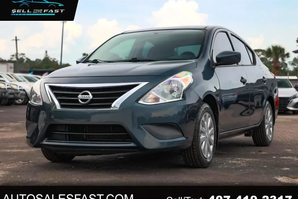 2017 Nissan Versa Sedan S photo 1