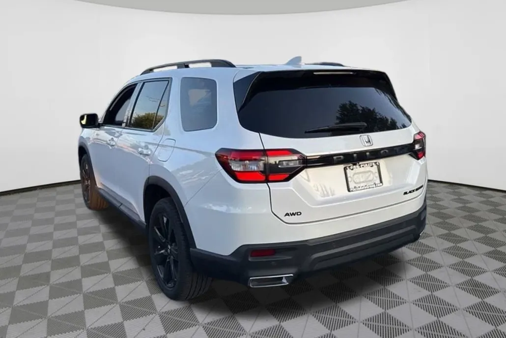 2025 Honda Pilot Black Edition photo 1
