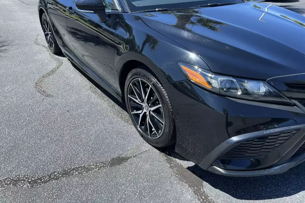 2023 Toyota Camry SE photo 1