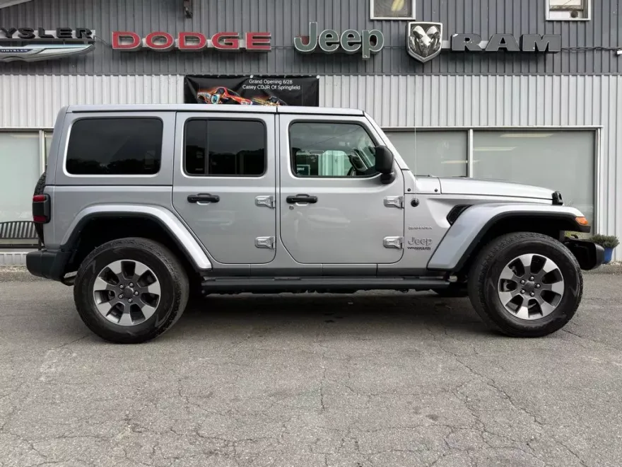 2021 Jeep Wrangler Unlimited Sahara photo 1
