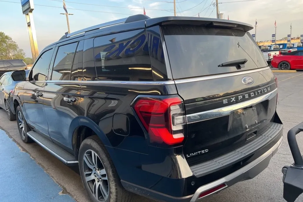 2023 Ford Expedition Limited photo 1