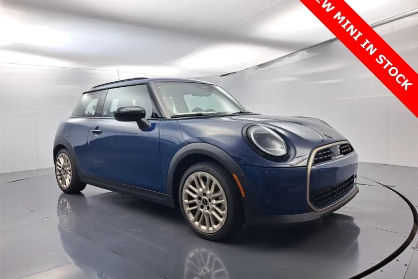 2025 Mini Cooper 2 Door Hardtop Signature photo 1